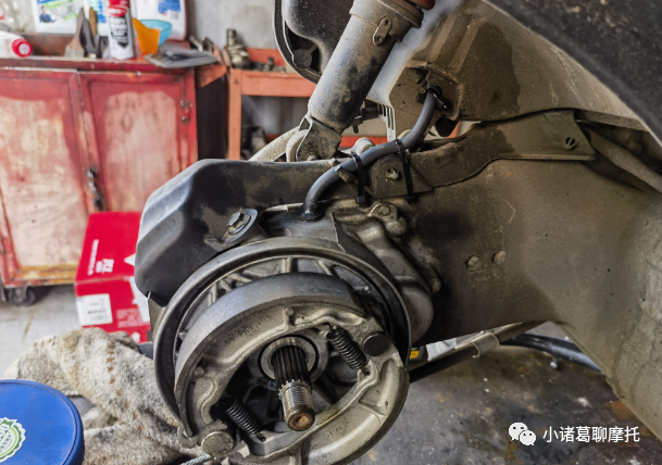 鼓式制動(dòng)器,摩托車(chē)剎車(chē)圈,輪轂剎車(chē)圈,Drum brake,摩托車(chē)制動(dòng)鐵套